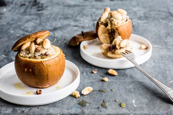 bratapfel-mit-marzipan-fuellung.jpg
